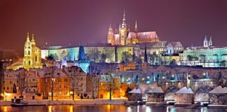 W jakim języku mówi się w Pradze?
